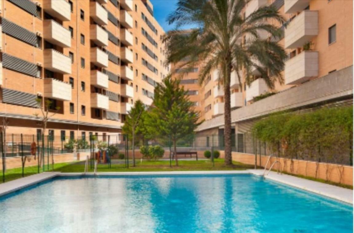 Buena Locacion Estacion Maria Zambrano Cerca De La Playa Y Centrico Appartement