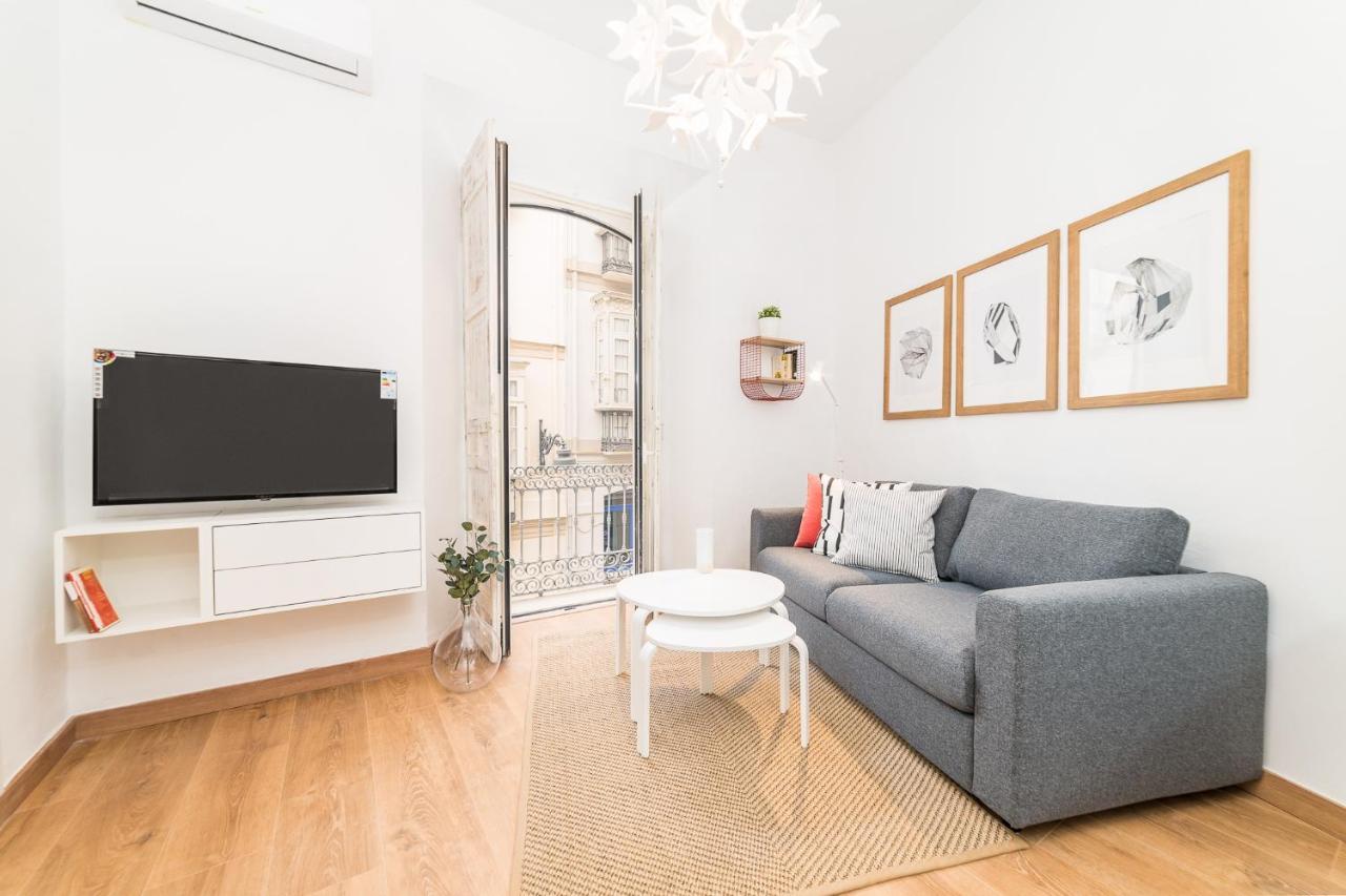 Homes Uncibay Square Apartamento *