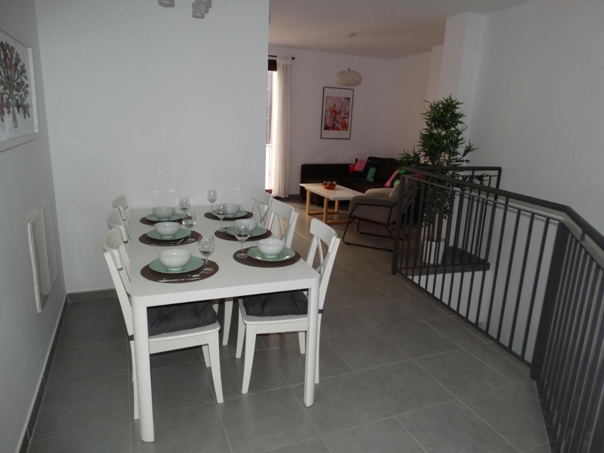 - Jinetes, 23 * Malaga