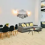 Modern & Spacious Apartment In Plaza De La Merced