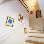 Kuros House