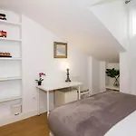 Kuros House