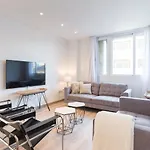Urbe10 Premium Atarazanas 4 Bedrooms Apartment