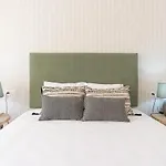 Urbe10 Plaza De La Merced 1 Bedroom Apartment