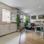 Boutique Mitjana Apartment