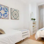 Genteel Home Paseo De Reding