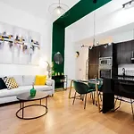 Deluxe Apartment With Common Swimming Pool - Center