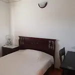 Apartamento De Tres Habitaciones En Malaga Carranque
