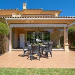 Spacious Perfectly Maintained House With Private Garden And Communal Pool In Riviera Del Sol