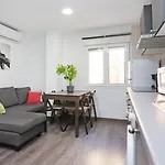 Holidays2Malaga Reyna Manescau Apartments- Zona Huelin & 450 Mts De La Playa