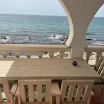 Primera Linea De Playa Con Vistas Al Mar