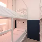 Feel Hostels City Center