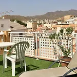Zimmer Fuer Singles In Einem Typischen Andalusischen Stadthaus Mit Sonnenterrasse