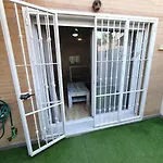Precioso apartamento con patio.