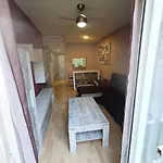 Precioso apartamento con patio.