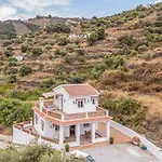 3 Bedroom Stunning Home In Malaga