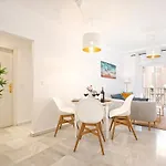 -Malagasunapts-Comfy&Central Free Parking