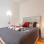 -Malagasunapts- Huge & Central * Pool* Freepark*