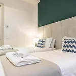 Modern Luxe Apartment In The Historic City Center By Rems
