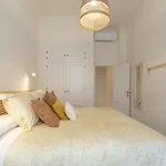 Puerta De Larios: Central Three-Bedroom Apartment With Balconies And Patio