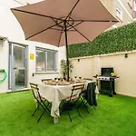 Bajo Urbano Boutique En Carlos Haya Con Terraza Y Parking