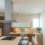 Living4Malaga Majestic Granada Street