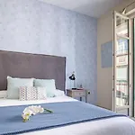 Living4Malaga Majestic Granada Street
