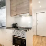 Calm Apartment With Private Patio By Rems
