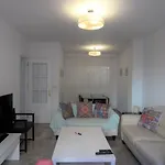 Center Location & Parking Free Apartment With Largeterrace & Bbq