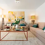 Genteel Home Plaza De Las Flores