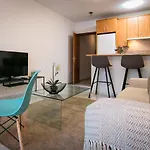 Holidays2Malaga Pena Parking & French Balcony & Smart Tv