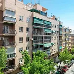 Spacious & Authentic Apartment By Rems