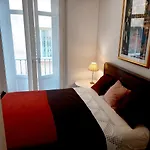Small Stylish Room With Comfortable Queen-Size Bed In Very Large, Beautifully Decorated Shared Flat In The Historic Centre Of Malaga