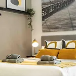 Modern Studio With Private Rooftop Terrace By Rems