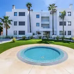 Santa Barbara Heights - Heated Pool, Gym, Bbq.