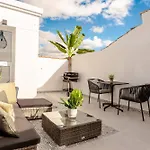 Rooftop Apartment & Private Jacuzzi In The Center By Rems