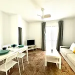 Beautiful & Sunny Apartment