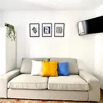 Beautiful & Sunny Apartment