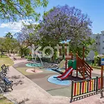 Swimming pool&large terrace in Los Pacos Koti Rentals