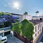 Amazing 2-Bedroom Apartment With Free Parking