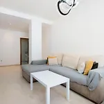 Stay U-Nique Apartment Alderete