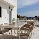 Atico En Paseo De Reding By Rent Me