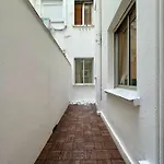 3Bd City Center Charming Flat Balcony & Parking