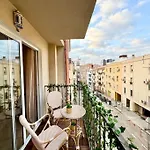 3Bd City Center Charming Flat Balcony & Parking