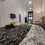 Luxury Apartment 1 A 5 Min De La Estacion De Bus Y Tren Maria Zambrano