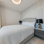 Luxury 4 Bed Villa With Sea Views In Eden Resort