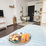 C80 - Rustic Chic Studio Downtown