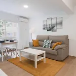 P5 Beautiful & Shiny Apartment