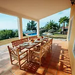 Gran villa con vistas al mar y piscina privada