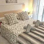 Ideal Holiday Apartament